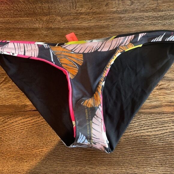 COPY - New maaji ringling  flirt reversible signature cut bottoms - Picture 4 of 7